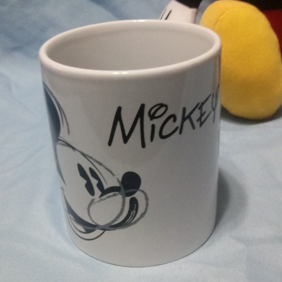 Mickey Mouse plush and mug - Picture 4 of 8